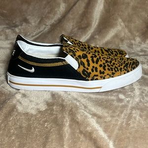 Nike Women's Court Legacy Leopard Slip On Size 7.5